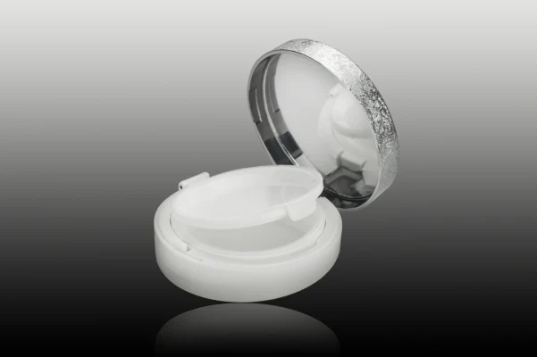 Round compact for pressed or loose powder/blush/beads